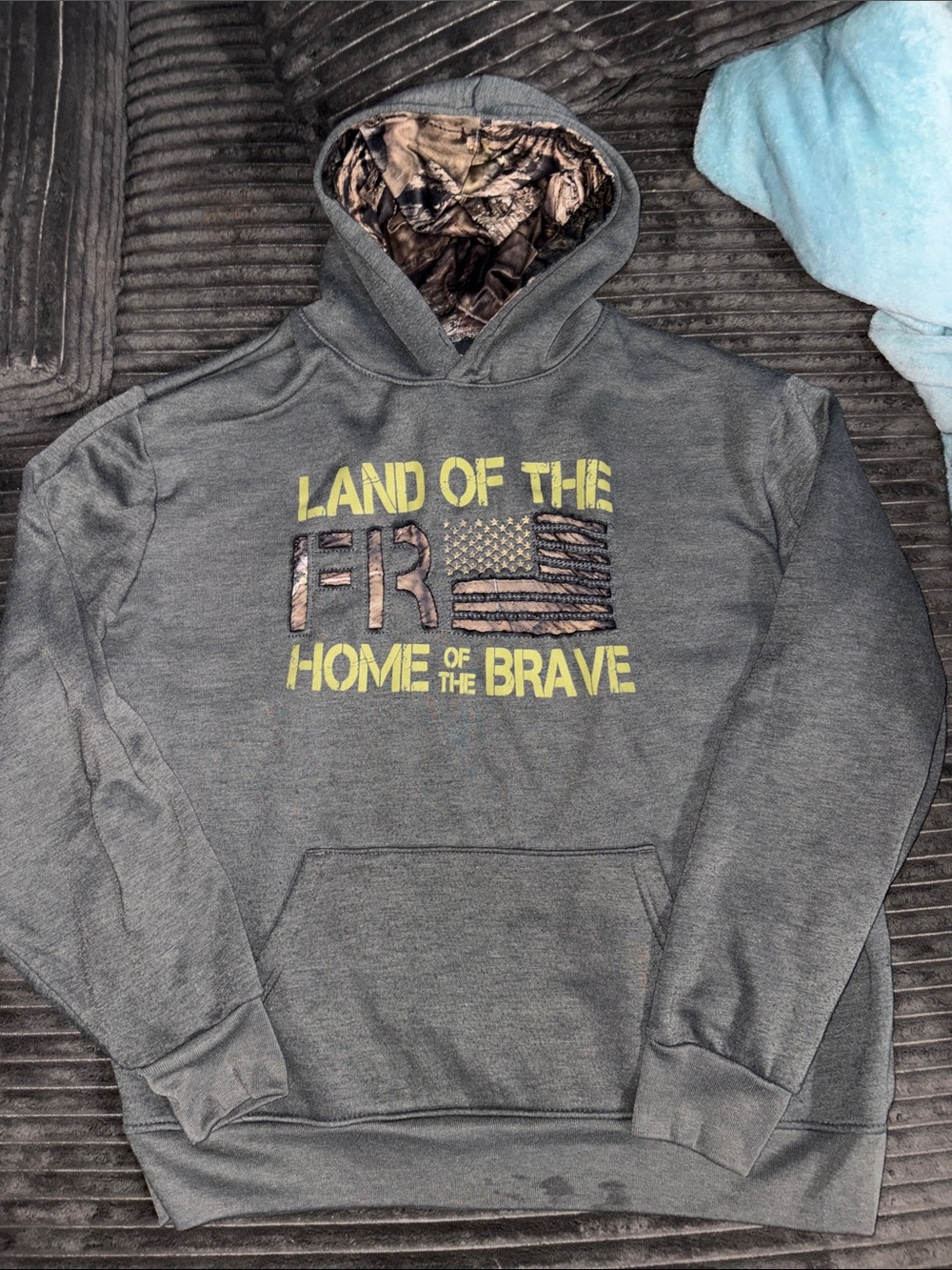Mossy Oak Gray Hooded Sweatshirt with Yellow and Camo Graphic